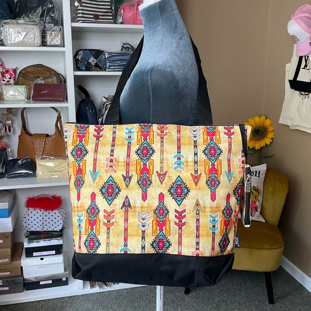Aztec Vibes NGIL Canvas Tote Bag with zip closure & matching coin purse. NWOT!